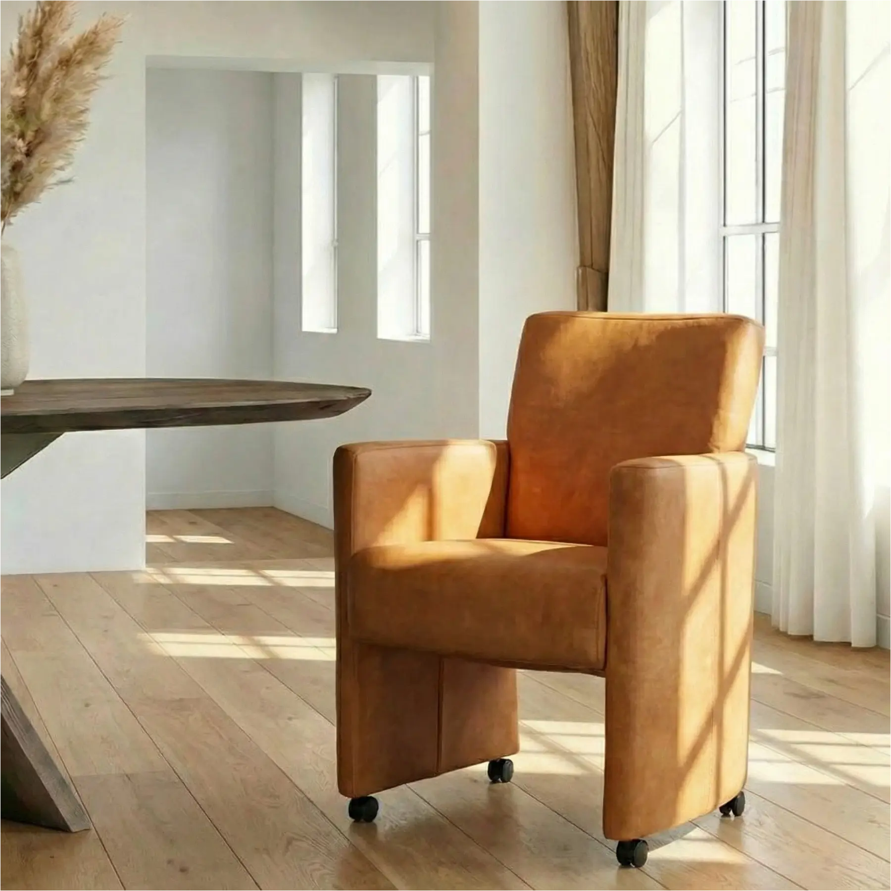 afbeelding van Leren eetkamerstoel Elegant - Kenia Cognac (cognac) - Met handgreep zwart